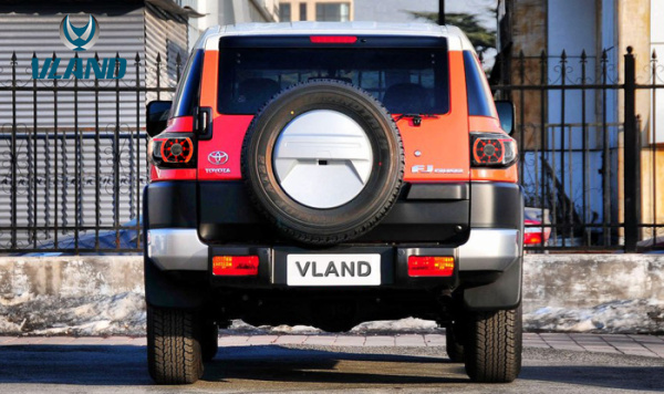 Toyota FJ Cruiser (07-15) фонари задние светодиодные, внутри черные, комплект 2 шт.