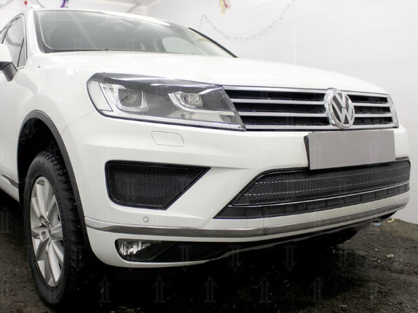 Volkswagen Touareg (14–) Защита радиатора Premium, чёрная, центральная