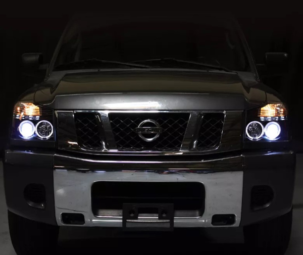 Nissan Titan | Armada (2004-2015) фары передние линзовые черные, с ангельскими глазками
