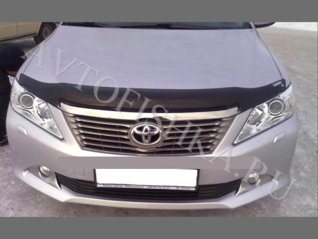 Дефлектор капота темный с надписью Toyota Camry 2011-