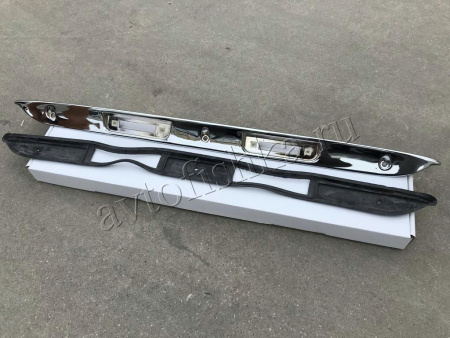 Mercedes E W124 (93-95) декоративная накладка, ручка крышки багажника хромированная.