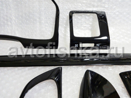 Toyota Land Cruiser Prado 120 (02-) накладки в салон автомобиля под дерево, цвет черный рояль (piano black), комплект 24 предмета.