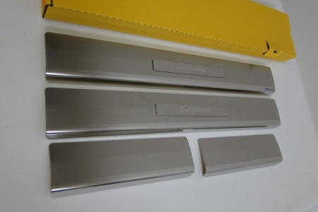 Porsche Cayenne 3 (10-) накладки на внутренние пороги, к-кт 4шт.