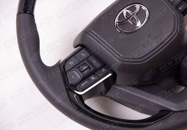 Toyota Land Cruiser LC 200 (2 рестайлинг) 2015 - н.в. Руль GR черный