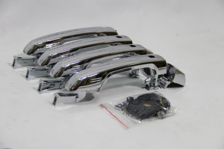 Toyota Land Cruiser 200 (2008-2015) штатные ручки дверей хромированные (кнопки на 4-x дверях), комплект 4 шт.