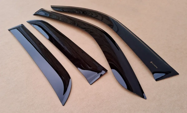 Toyota Hilux (06–/09–/12–) Дефлекторы (ветровики) боковых окон