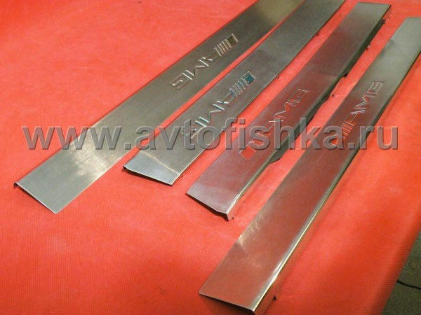 Mercedes W140 (91-98) накладки порогов дверных проемов из нержавеющей стали с надписью "AMG", комплект 4 шт.