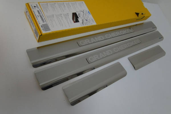 Jeep Grand Cherokee (04-) накладки на внутренние пороги, к-кт 4шт.