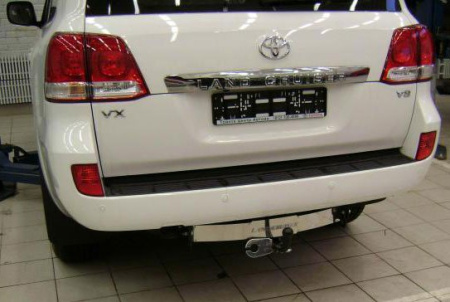 Toyota Land Cruiser 200, Lexus LX570 (08-) Фаркоп с вставкой из нержавеющей стали и надписью