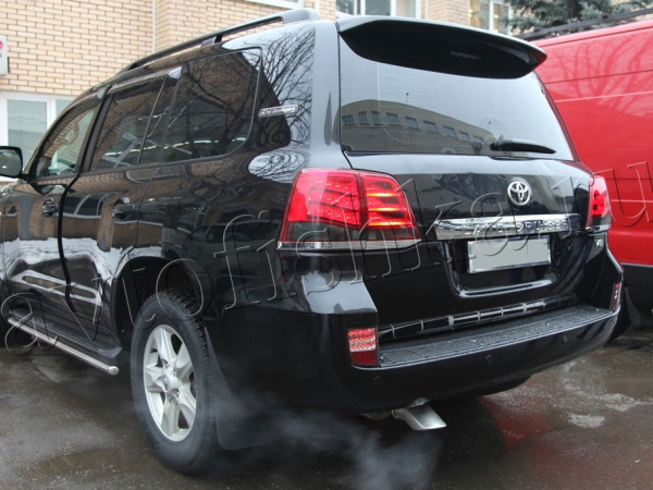 Toyota Land Cruiser 200 (07-15) фонари задние красные, дизайн Lexus