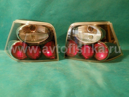Volkswagen Golf 4 (98-03) фонари задние карбоновые, комплект 2 шт.