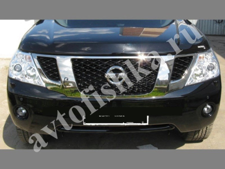 Дефлектор капота темный с надписью Nissan Patrol 2010-