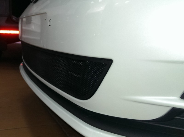 Volkswagen Golf (13–) Защита радиатора, чёрная
