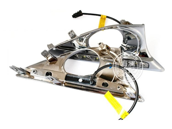 Toyota Camry V50 (11-) хромированные рамки передних противотуманных фар с DRL подсветкой, комплект 2 шт.