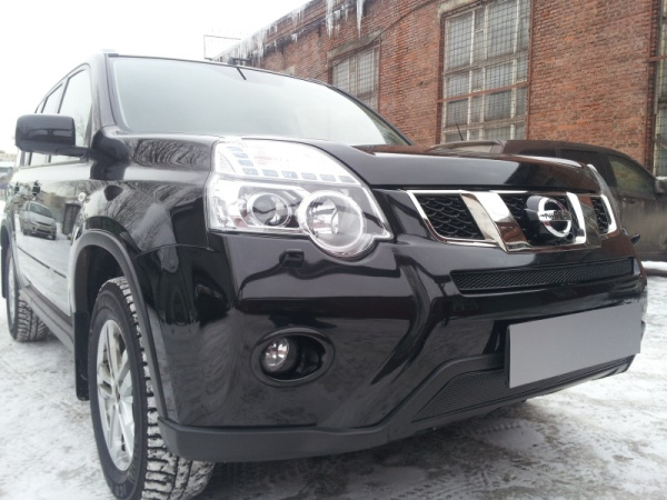 Nissan X-Trail (11–13) Защита радиатора Premium, чёрная, середина