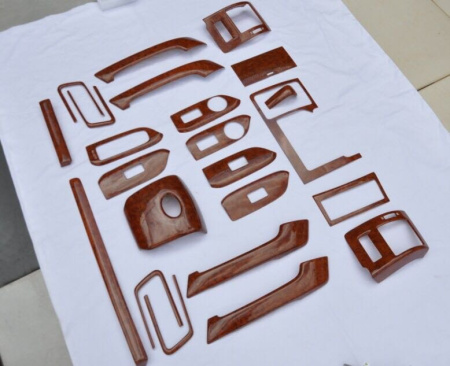 Toyota Land Cruiser Prado 150 (2012-) декор салона авто под дерево, дизайн глянцевое дерево, комплект 24 предметов